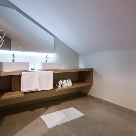 Luxury Bellevue 4* Lopar